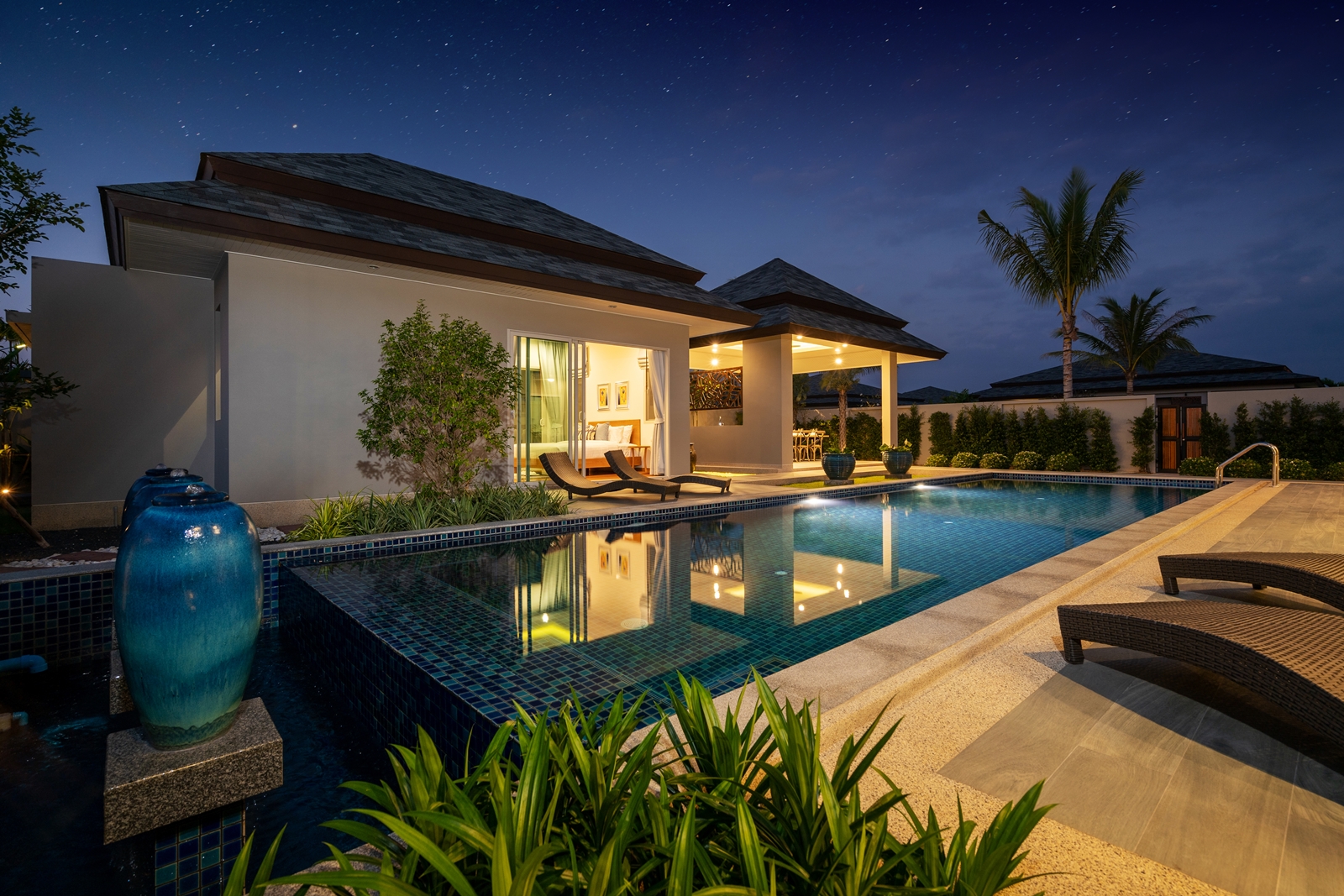 Deluxe 4 Bed pool villa in Layan beach