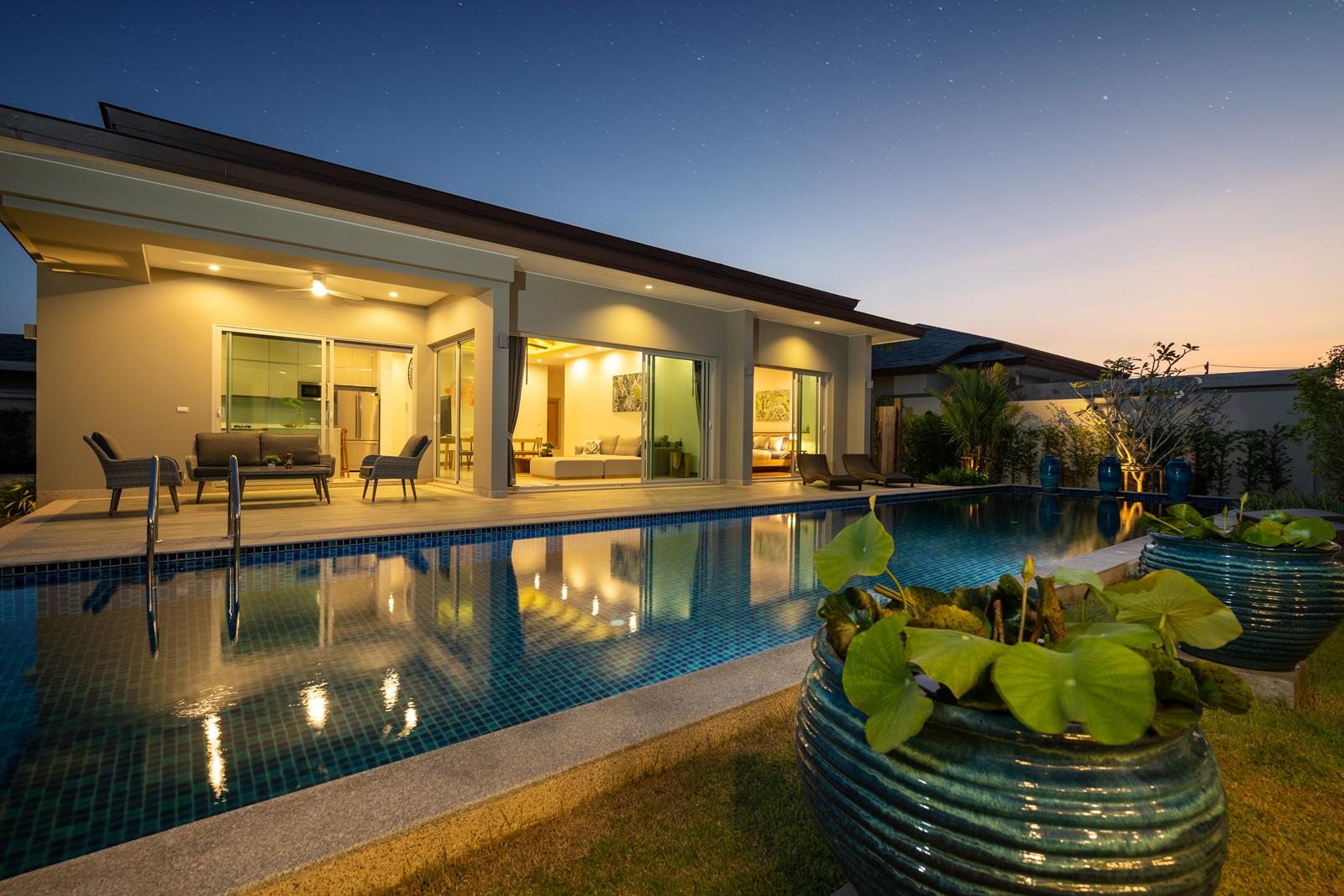 Deluxe 4 Bed pool villa in Layan beach