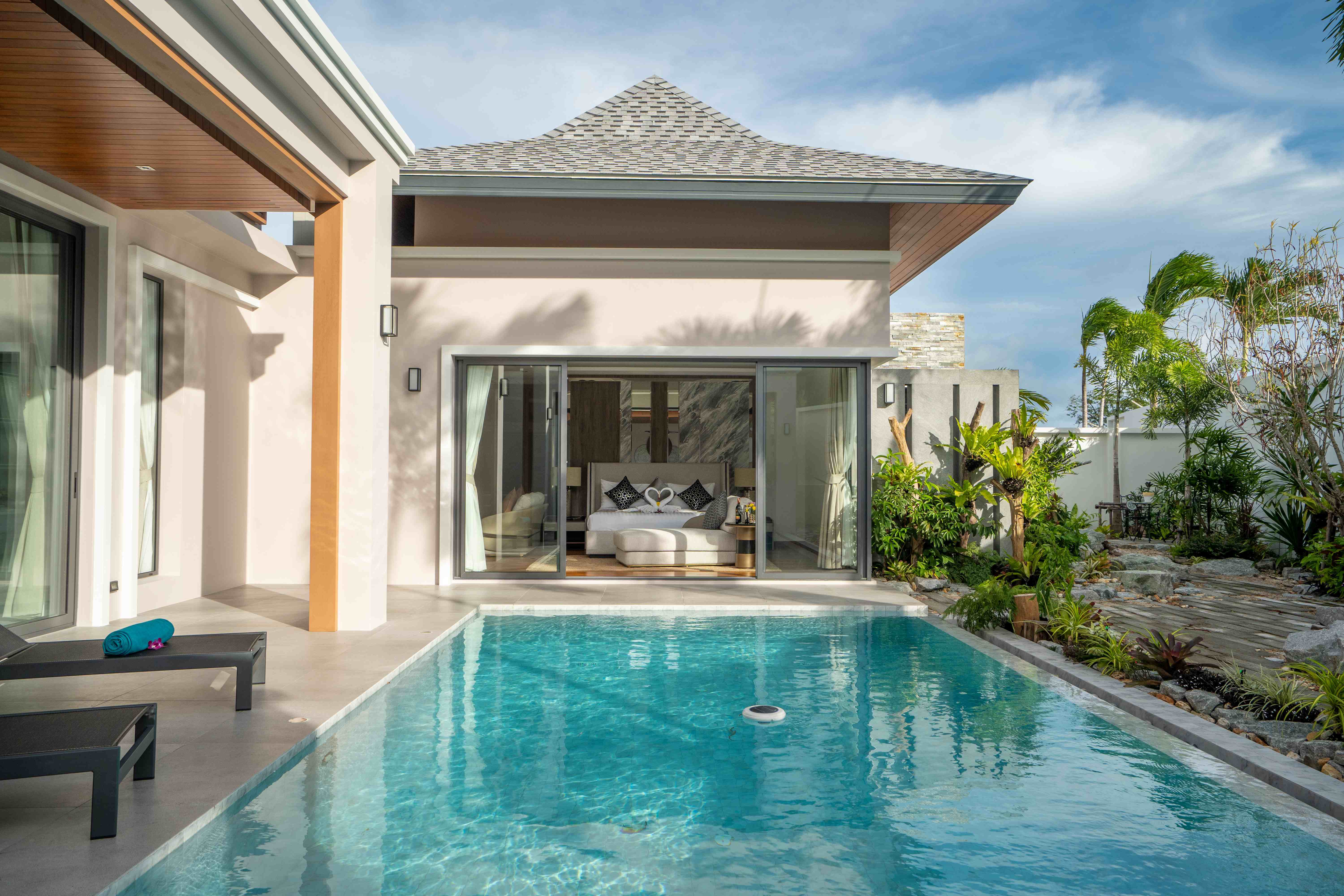 3 Bedroom Modern contemporary pool villa