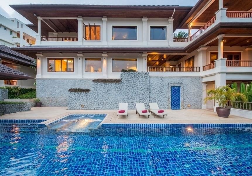 5 Bed pool villa in Laguna
